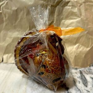 Ceramic turkey candleholder new in package perfect for fall decor, Thanksgiving